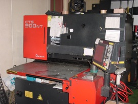 タッピングマシン | 設備紹介 | 株式会社末広工業