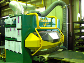 バリ取り機 | 設備紹介 | 株式会社末広工業